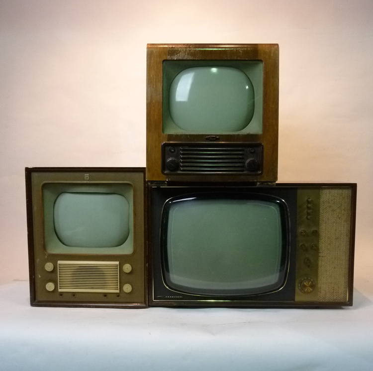 Televisions, Smart Displays